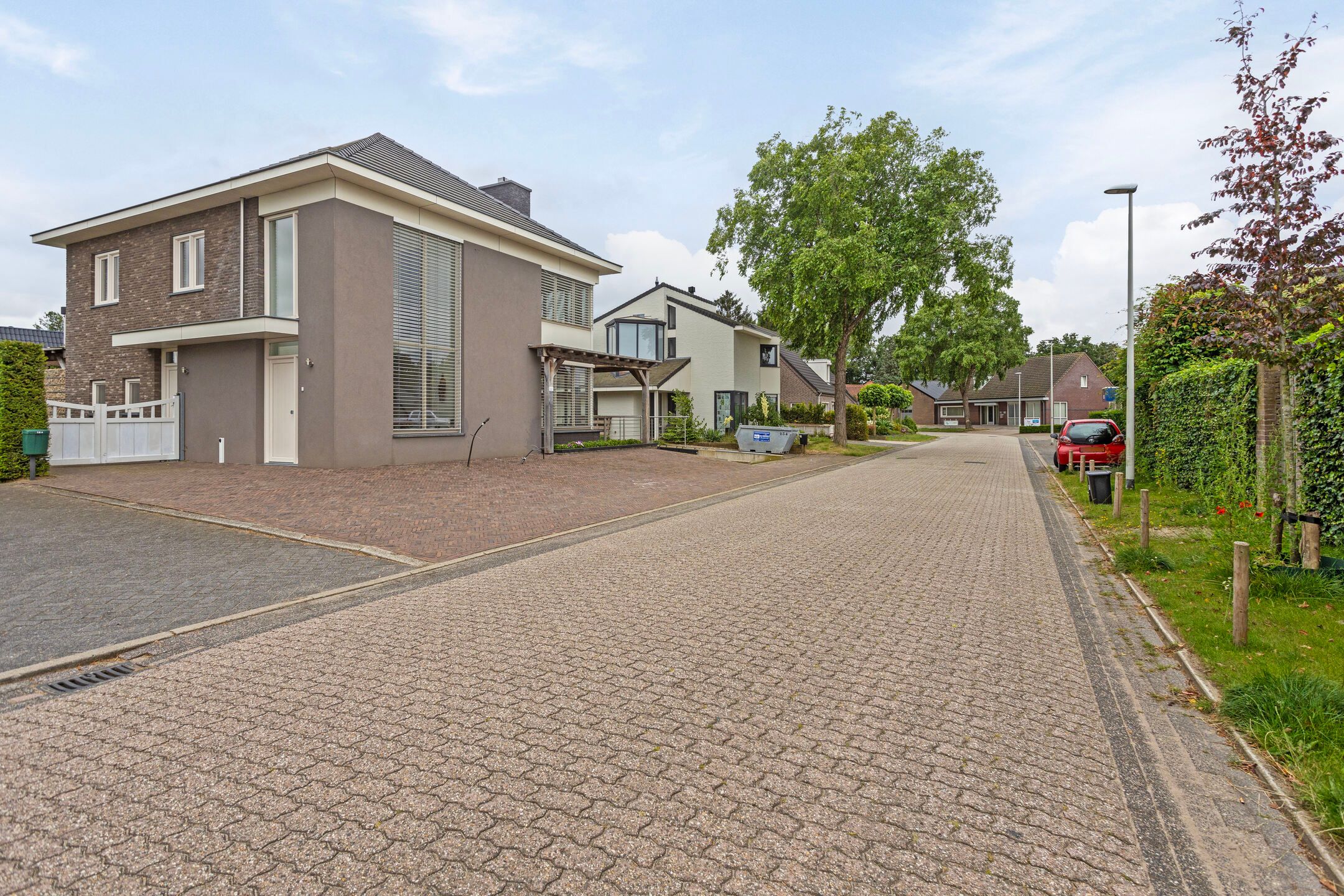 Photo 66 of Half Elfje 16-A