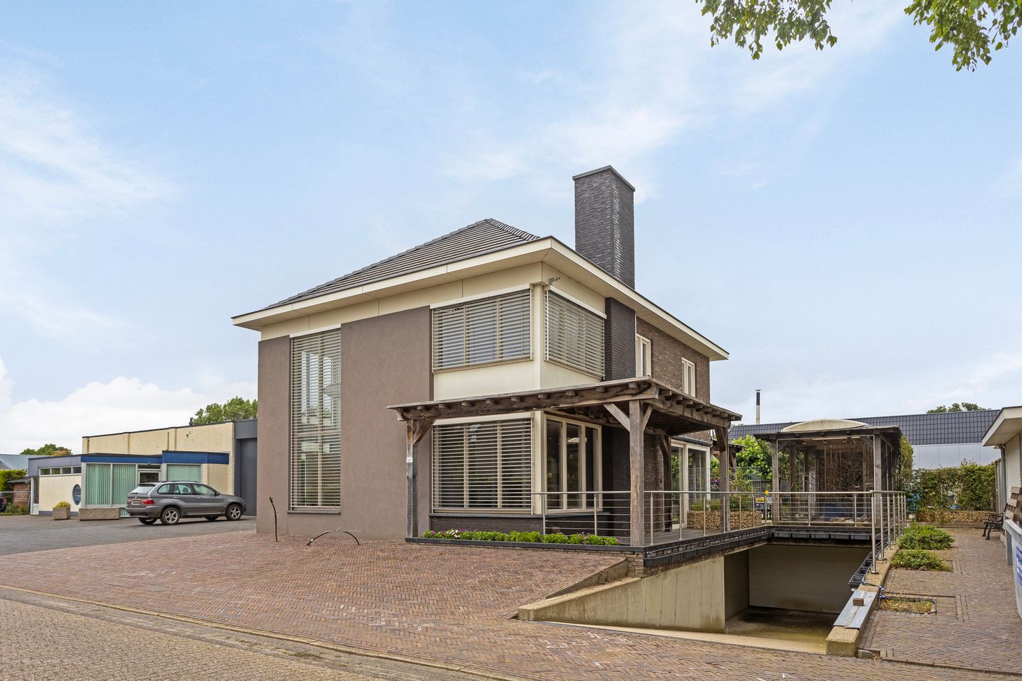 Photo 70 of Half Elfje 16-A