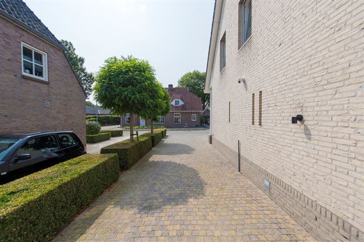 Bekijk foto 44 van Brokkenstraat 3