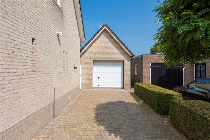 Bekijk foto 45 van Brokkenstraat 3