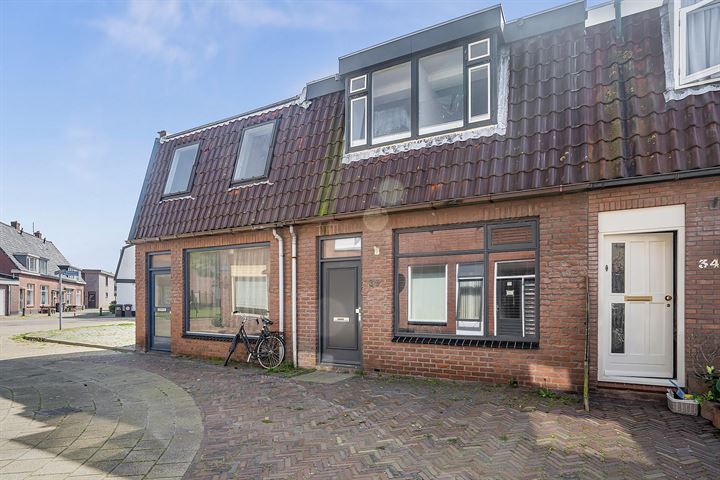 View photo 1 of Oranjestraat 36