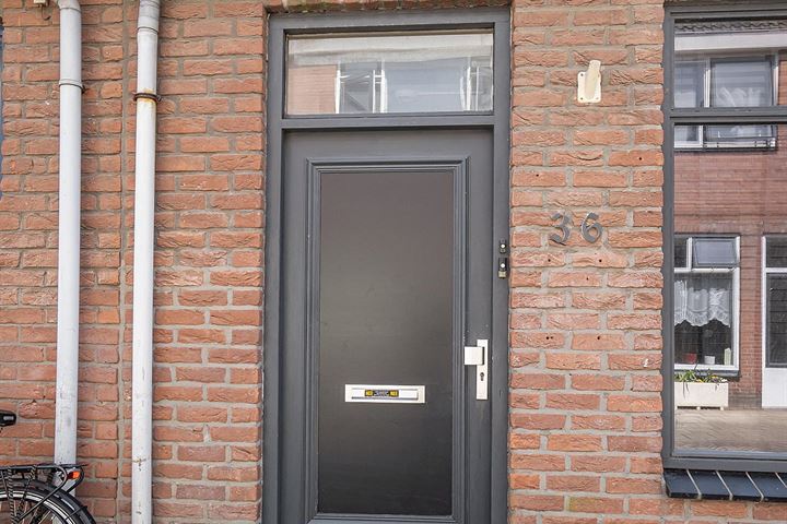 View photo 31 of Oranjestraat 36