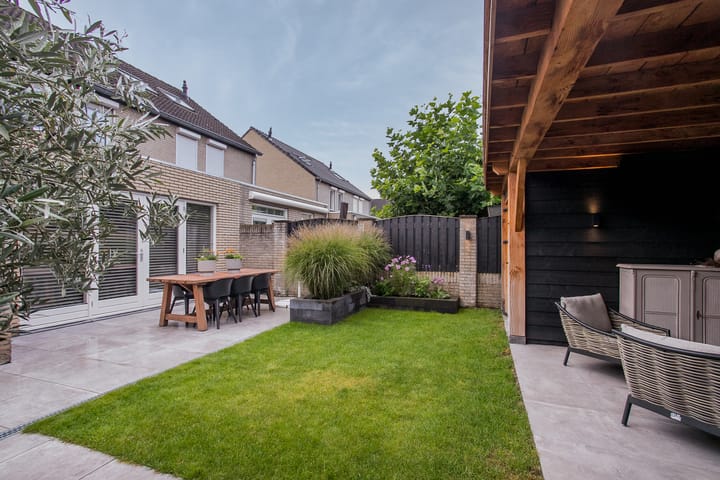 Foto 49 van Veldekestraat 7