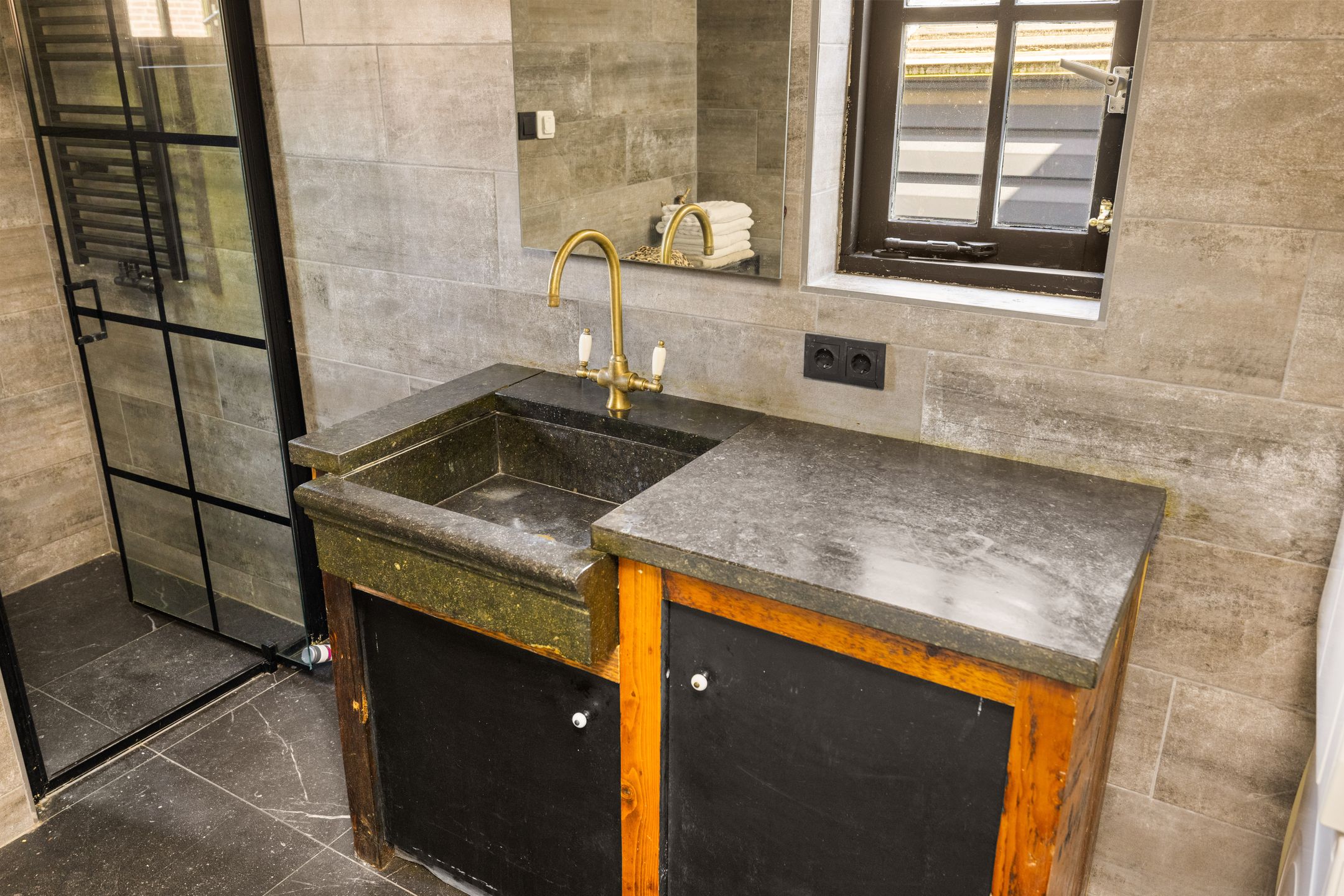 Photo 30 of Hoofdweg 685