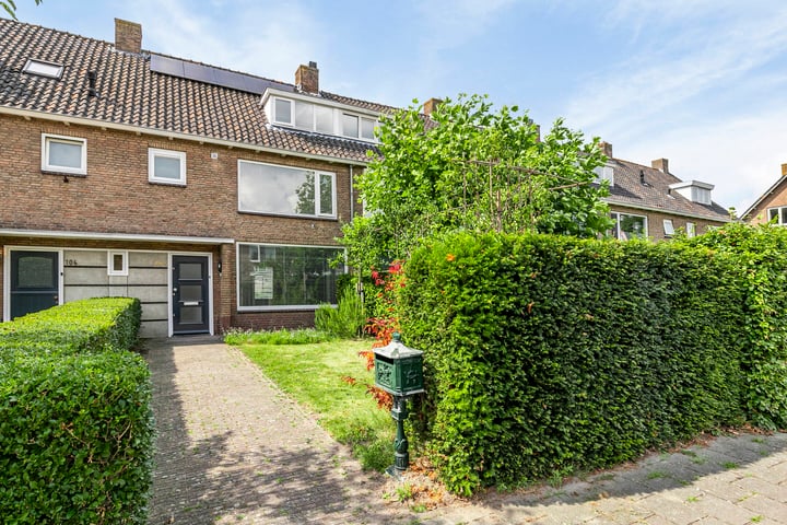 Bekijk foto 2 van van Assendelftstraat 104