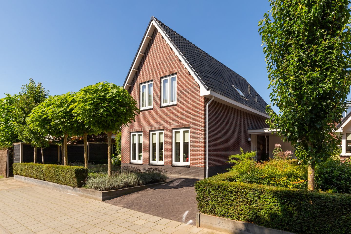 Photo 25 of Molenparkweg 37