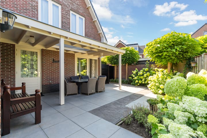 Photo 2 of Molenparkweg 37