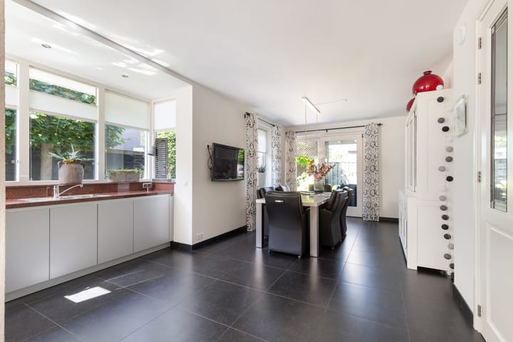 Photo 4 of Molenparkweg 37