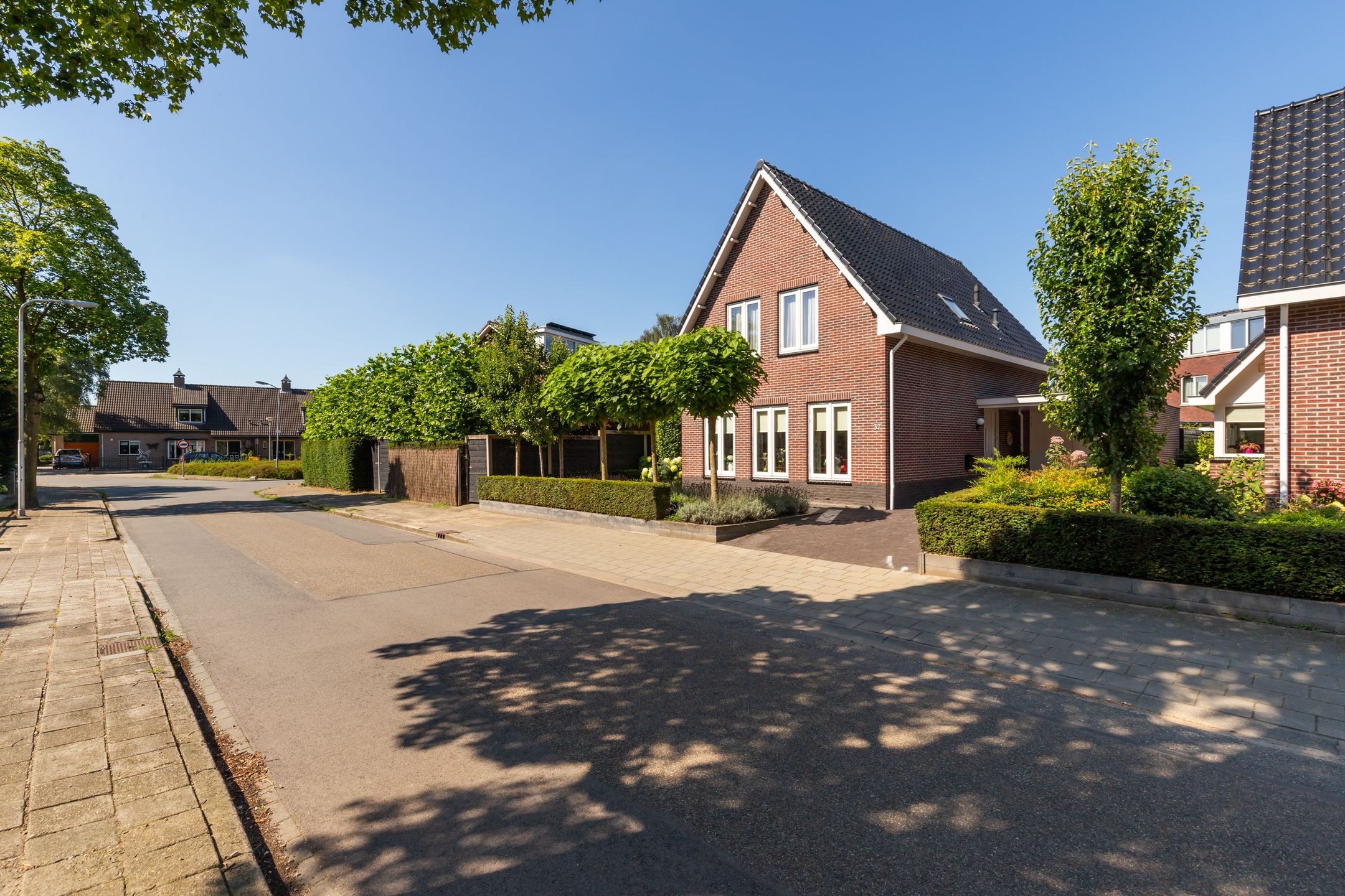 Photo 27 of Molenparkweg 37