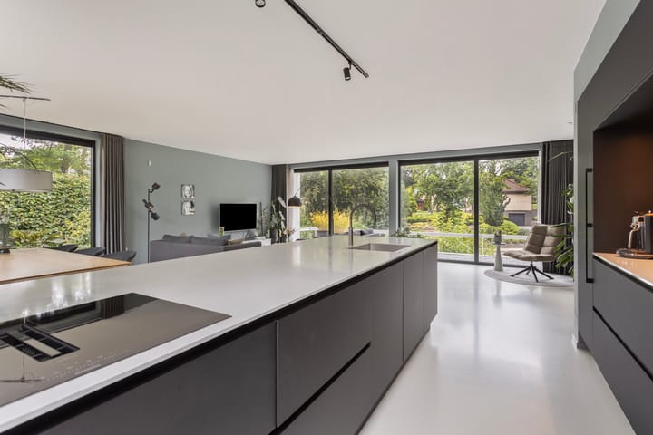 Foto 9 van Prof Linssenlaan 2-C