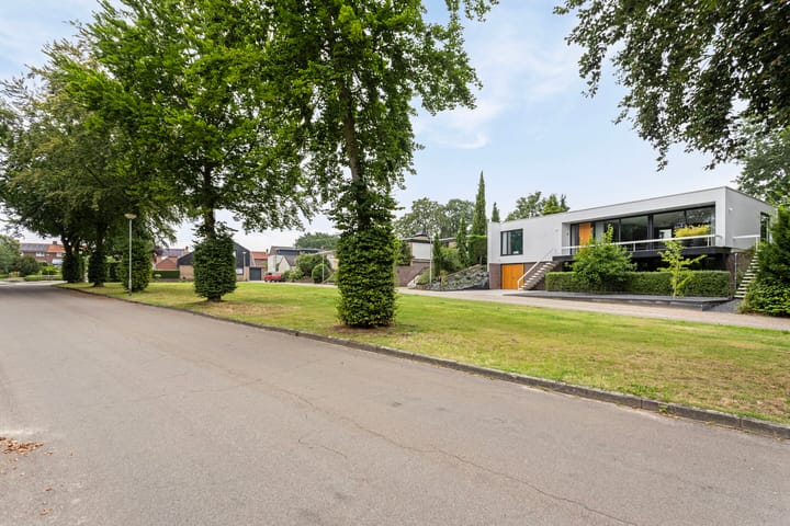 Foto 34 van Prof Linssenlaan 2-C