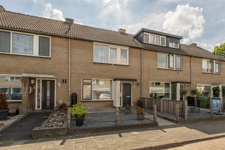 View photo 35 of Plataanstraat 36