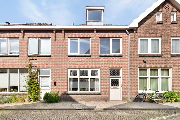 Bekijk foto 1 van Roemer Visscherstraat 17