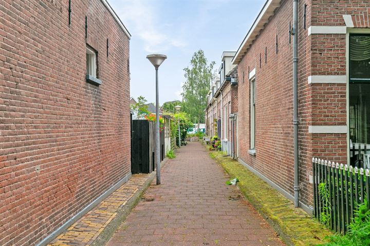 Bekijk foto 37 van Boomstraat 9