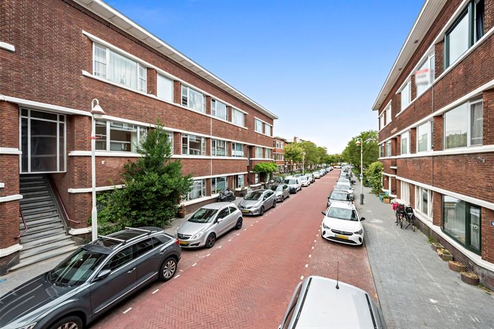 Bekijk foto 7 van Abrikozenstraat 8