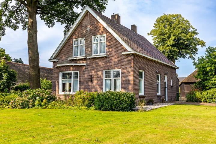 Foto 1 van Langgrafweg 2