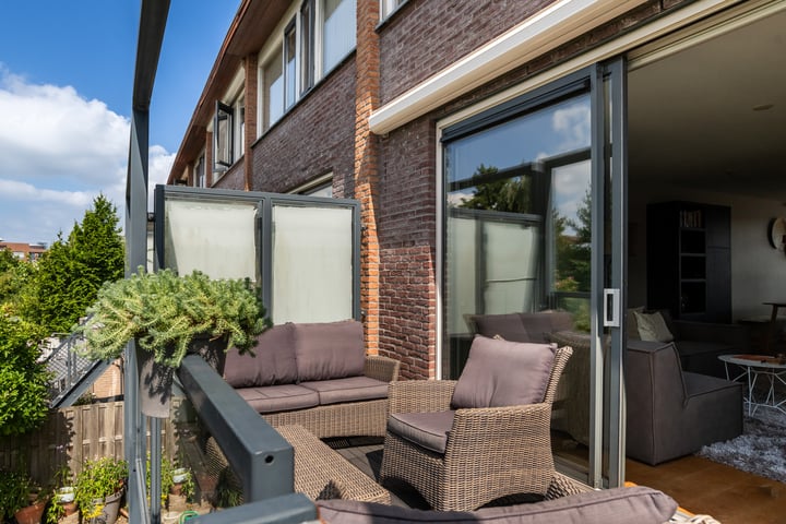 View photo 16 of Douwes Dekkerlaan 36