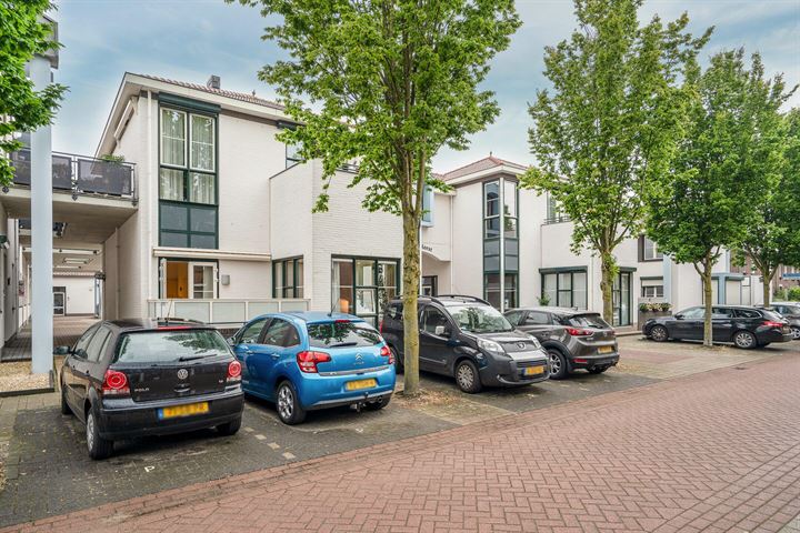 Bekijk foto 32 van Wervelstraat 44