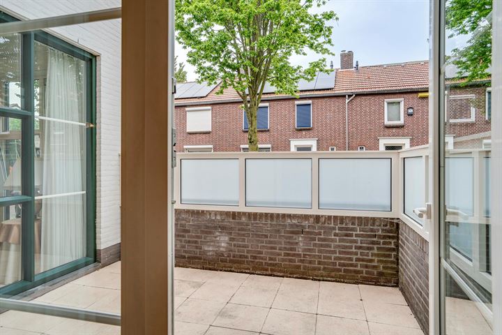 Bekijk foto 17 van Wervelstraat 44