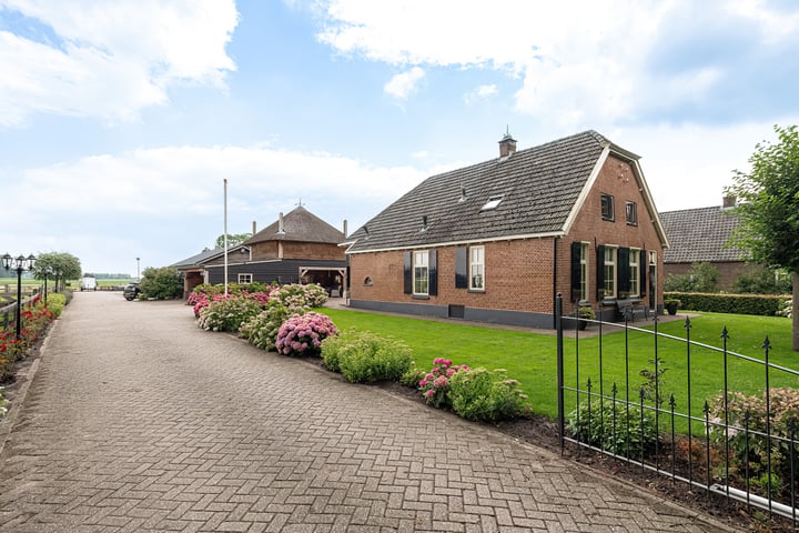 Bekijk foto 2 van Repelsestraat 2