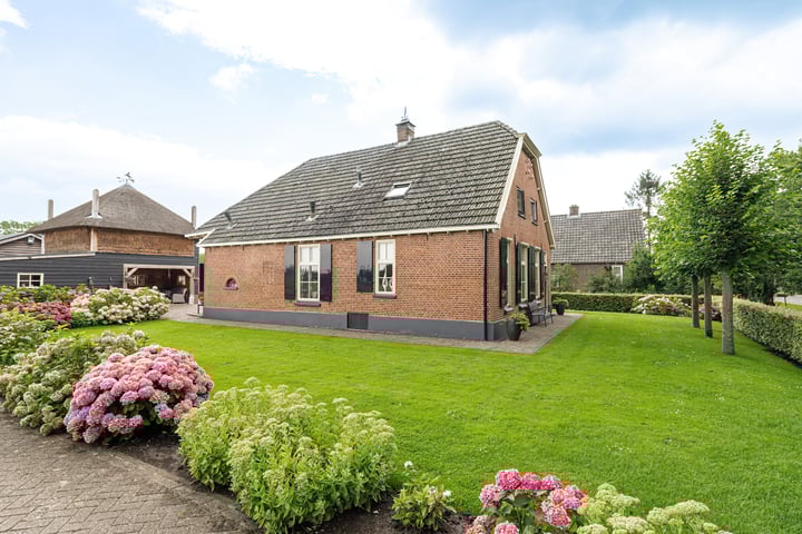 Bekijk foto 3 van Repelsestraat 2