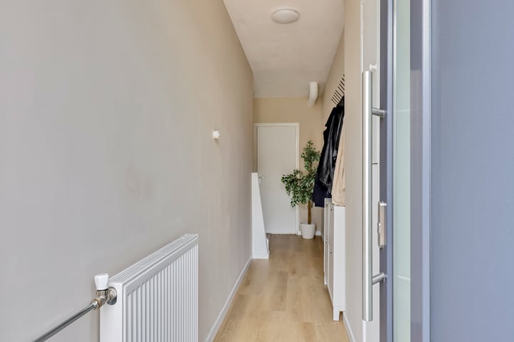 Bekijk foto 2 van Graaf Reinoutstraat 33