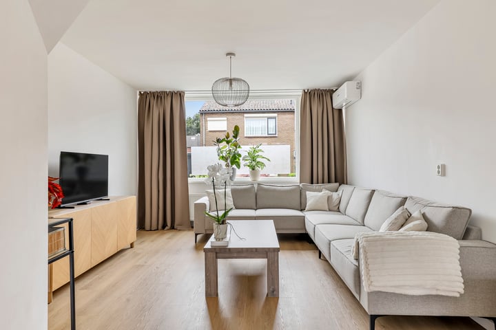 Bekijk foto 4 van Graaf Reinoutstraat 33