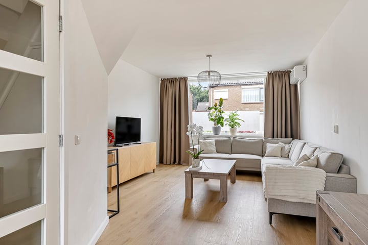 Bekijk foto 5 van Graaf Reinoutstraat 33
