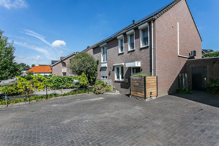 Bekijk foto 31 van Rozenstraat 15-A