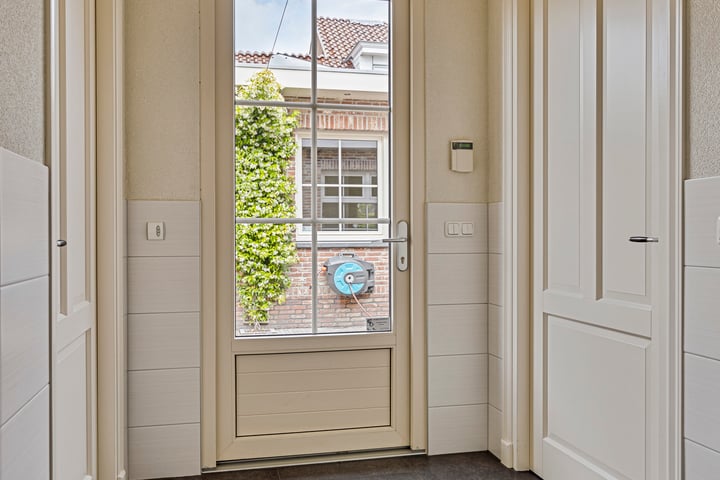 View photo 46 of Rucphensestraat 26