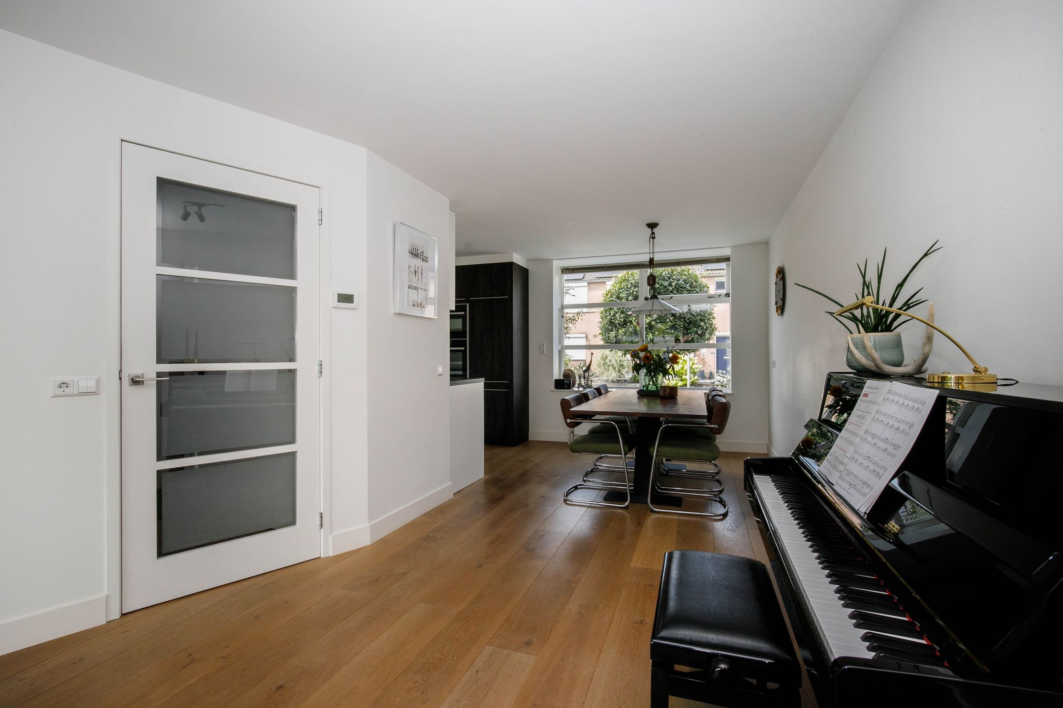 Foto 21 van Burgemeester Huijbrechtstraat 27