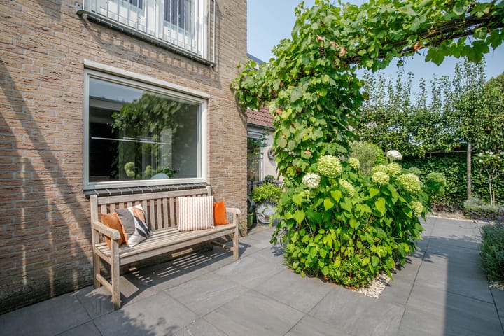 Foto 48 van Burgemeester Huijbrechtstraat 27