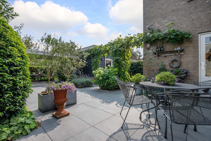 Foto 49 van Burgemeester Huijbrechtstraat 27