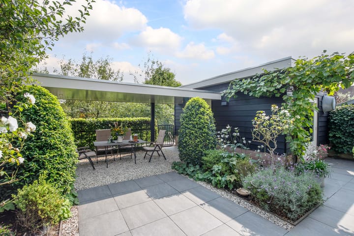 Foto 53 van Burgemeester Huijbrechtstraat 27