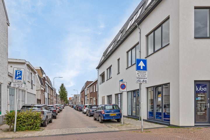 View photo 2 of Noord-Besterdstraat 70-02