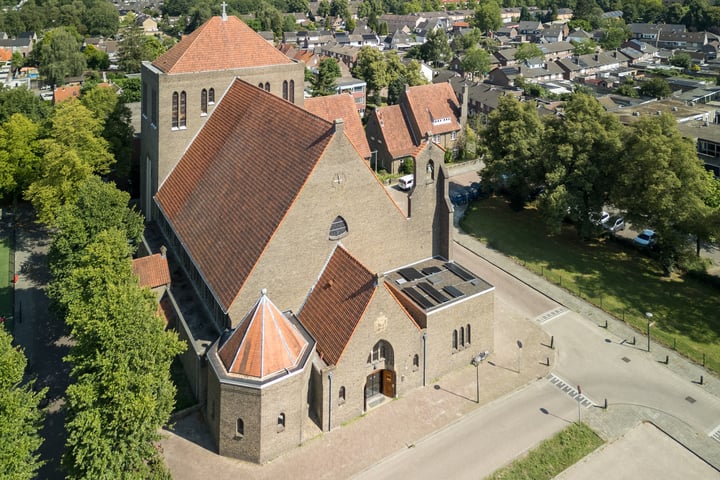 Bekijk foto 1 van Sint Jozefplein 2