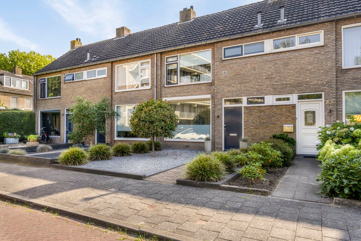 View photo 6 of Bronkhorststraat 21