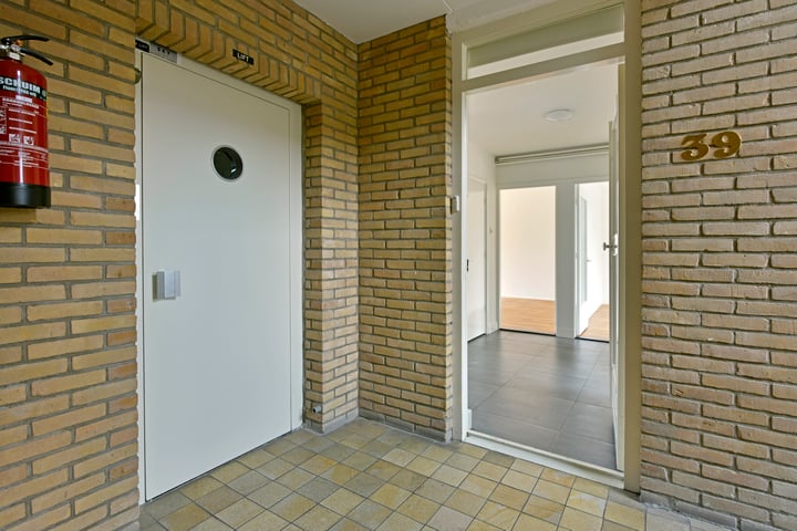 View photo 20 of van Beethovenlaan 39