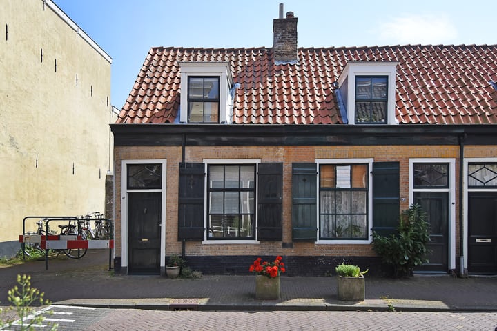 Bekijk foto 1 van Doelenstraat 47