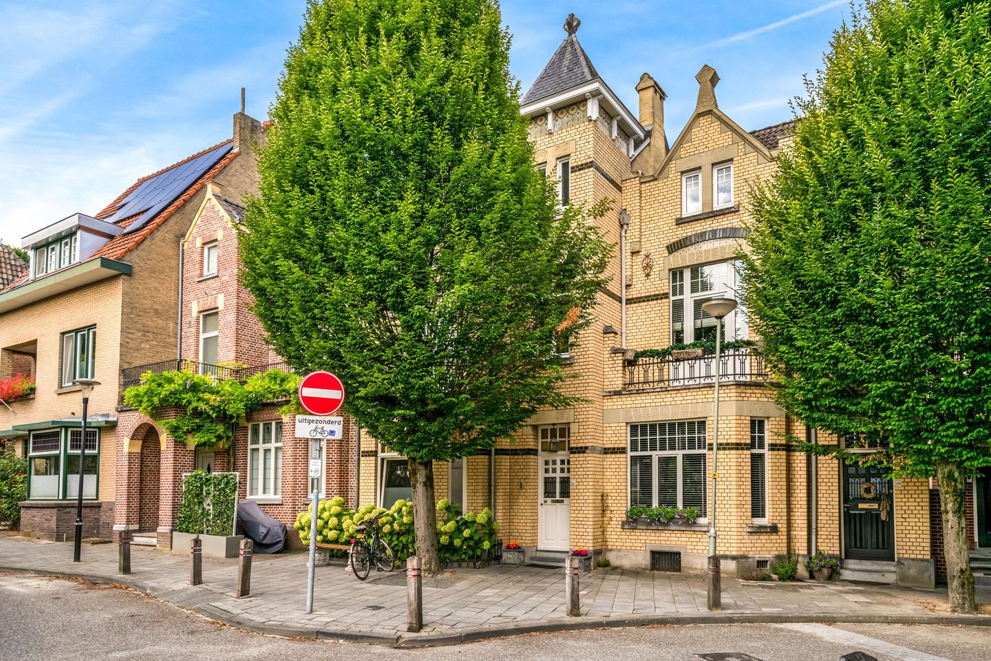 Foto 1 van Emmalaan 13