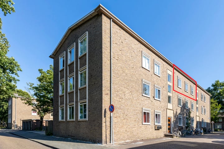 Bekijk foto 1 van Jacob van Maerlantstraat 35