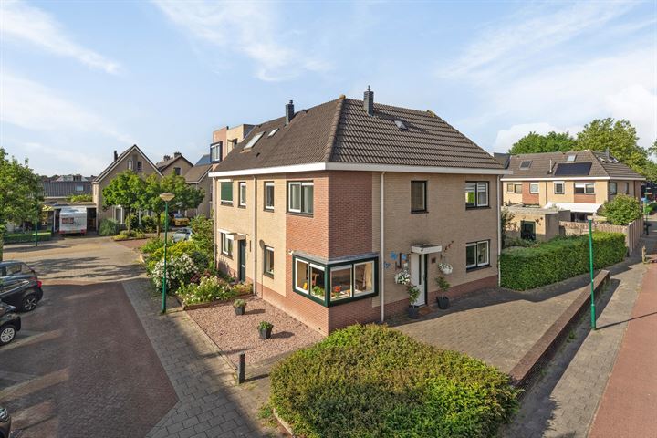 Bekijk foto 35 van Aardbeivlinderstraat 5