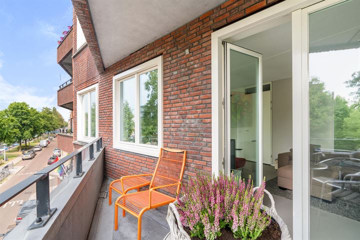 View photo 12 of Van Kinsbergenstraat 96