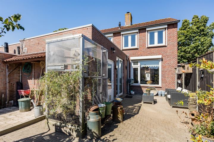 View photo 38 of Beatrixstraat 30