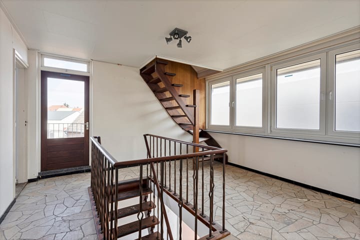 Foto 16 van Loevestraat 76