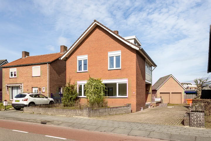 Foto 26 van Loevestraat 76