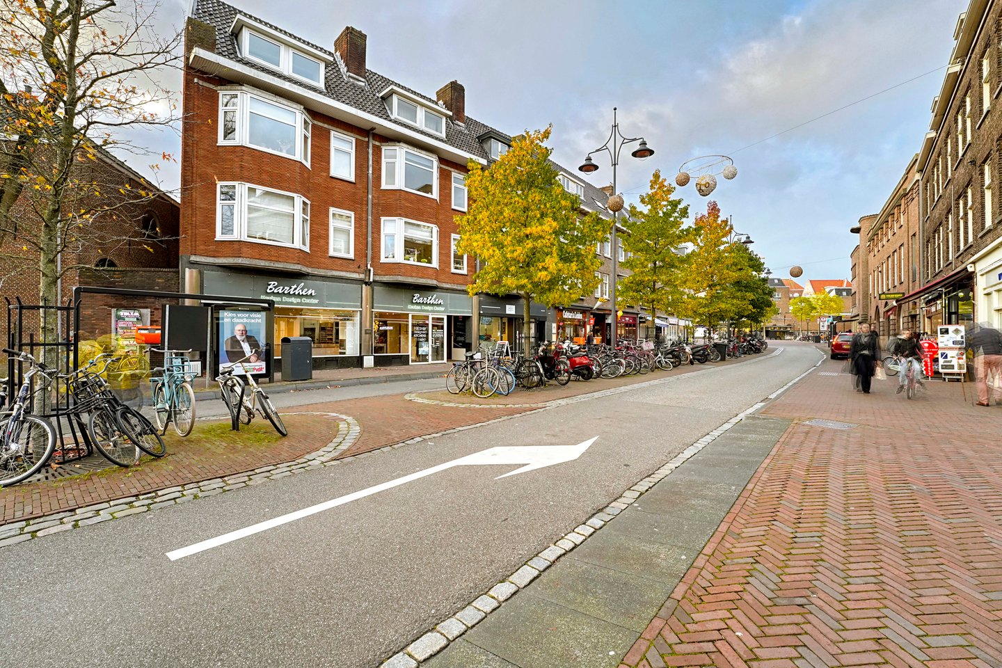 View photo 1 of Korevaarstraat 11