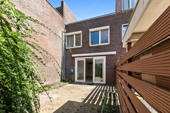 Bekijk foto 12 van Koninginnestraat 67