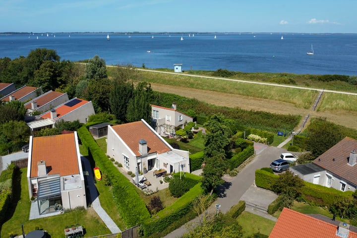 Bekijk foto van Christoffellaan 45