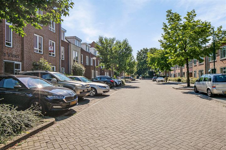 Bekijk foto 4 van van Angerenstraat 7